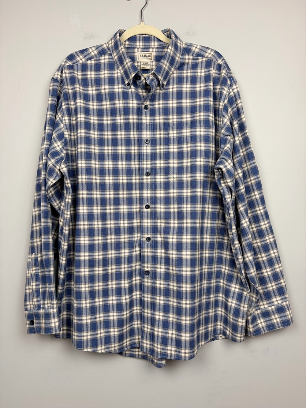 L.L.Bean Blue Plaid Flannel Button Down Shirt Men’s XL Regular 100% Cotton